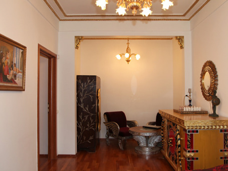 Одна з двох квартир в будинку номер 26 на Кутузовському проспекті, які займав генсек ЦК КПРС Леонід Брежнєв, виставлена ​​на продаж