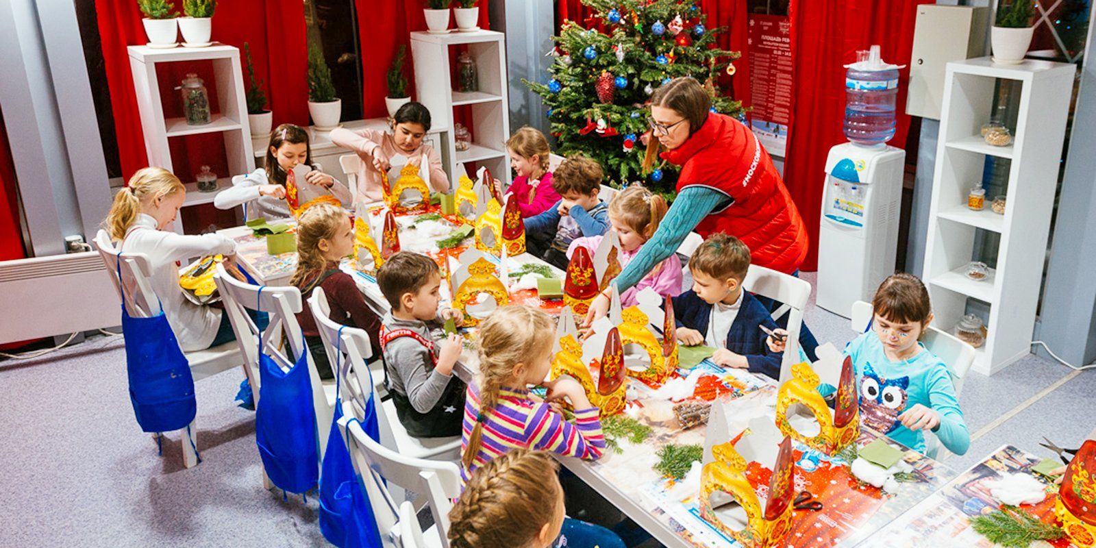 В   Бабушкінському парку   відкриється майстерня Діда Мороза, в   ліанозовської   пройде «Спортивне Різдво», в сквері в   Олонецком проїзді   відбудуться тематичні заходи «Новорічний подарунок», а в   парку «Кузьменко»   всіх чекає «Різдвяна симфонія»