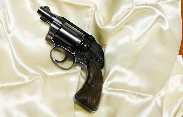 З'ясувалося, що Джек Рубі пропонував інформатору ФБР подивитися феєрверки на шляху проходження президентського кортежу   Револьвер Colt Cobra, з якого був застрелений Лі Харві Освальд   Фото: Reuters   Москва