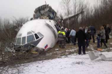 6 грудня 2010, 7:12 Переглядів:   Слідчі відновлять огляд місця аварійної посадки Ту-154, фото AFP