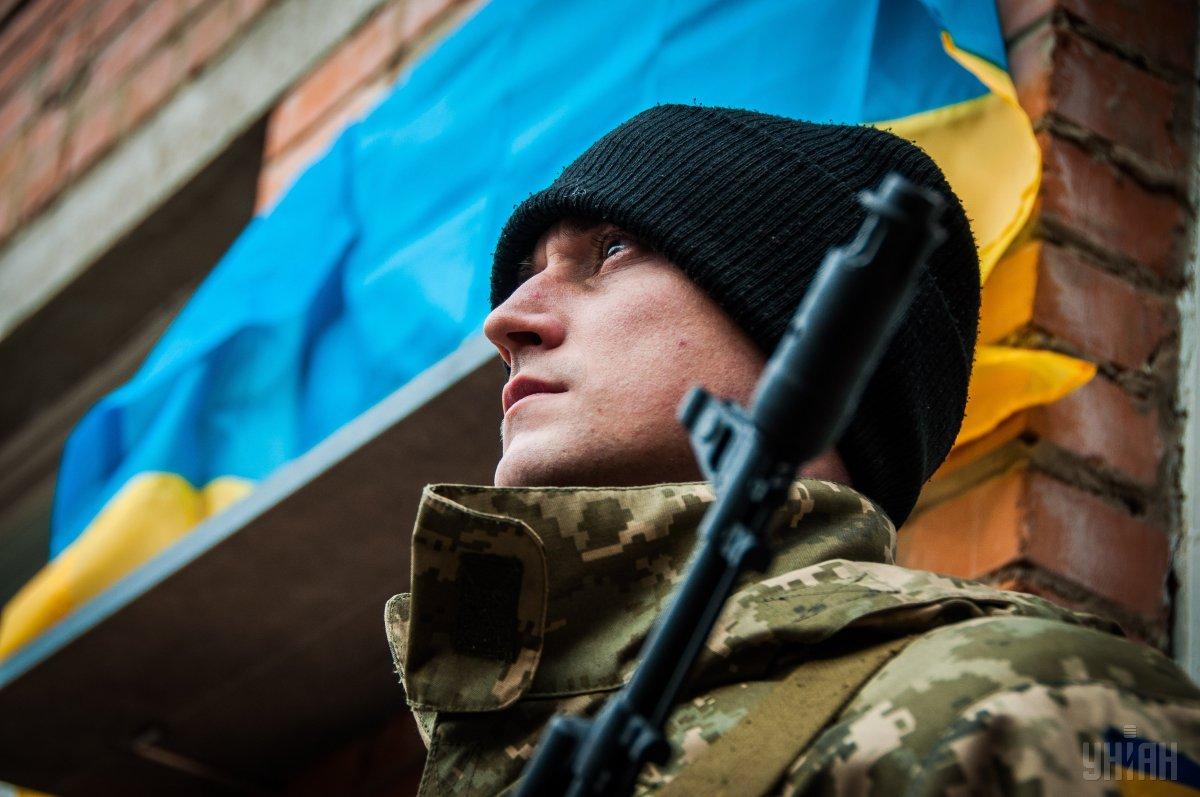 Президент Петро Порошенко підкреслив, що сильна армія є заставою повернення політико-дипломатичним шляхом Донбасу в Україні і України - на Донбас